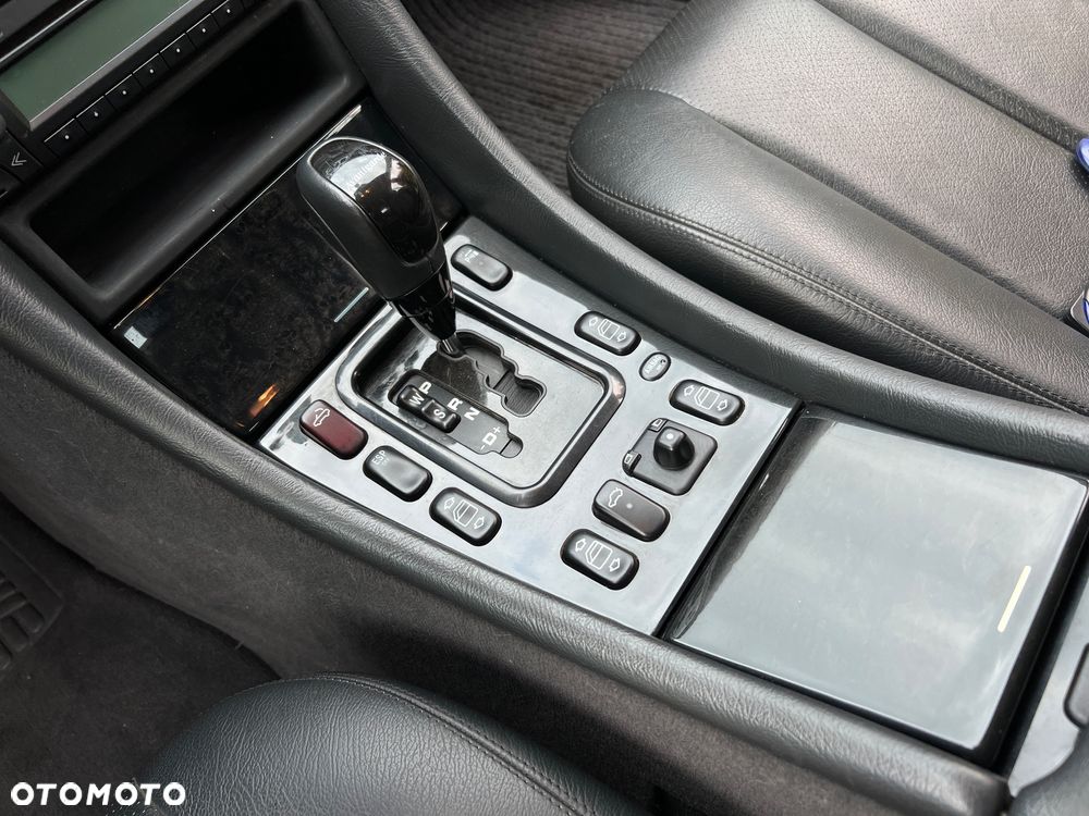 Mercedes-Benz CLK - 17