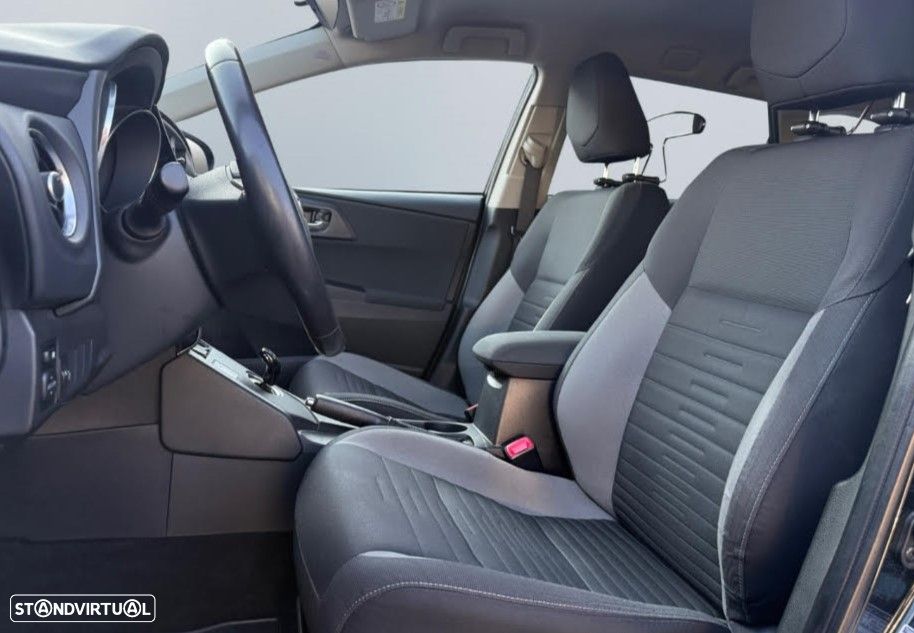 Toyota Auris Touring Sports 1.8 HSD Comfort +P.Sport+Navi - 5