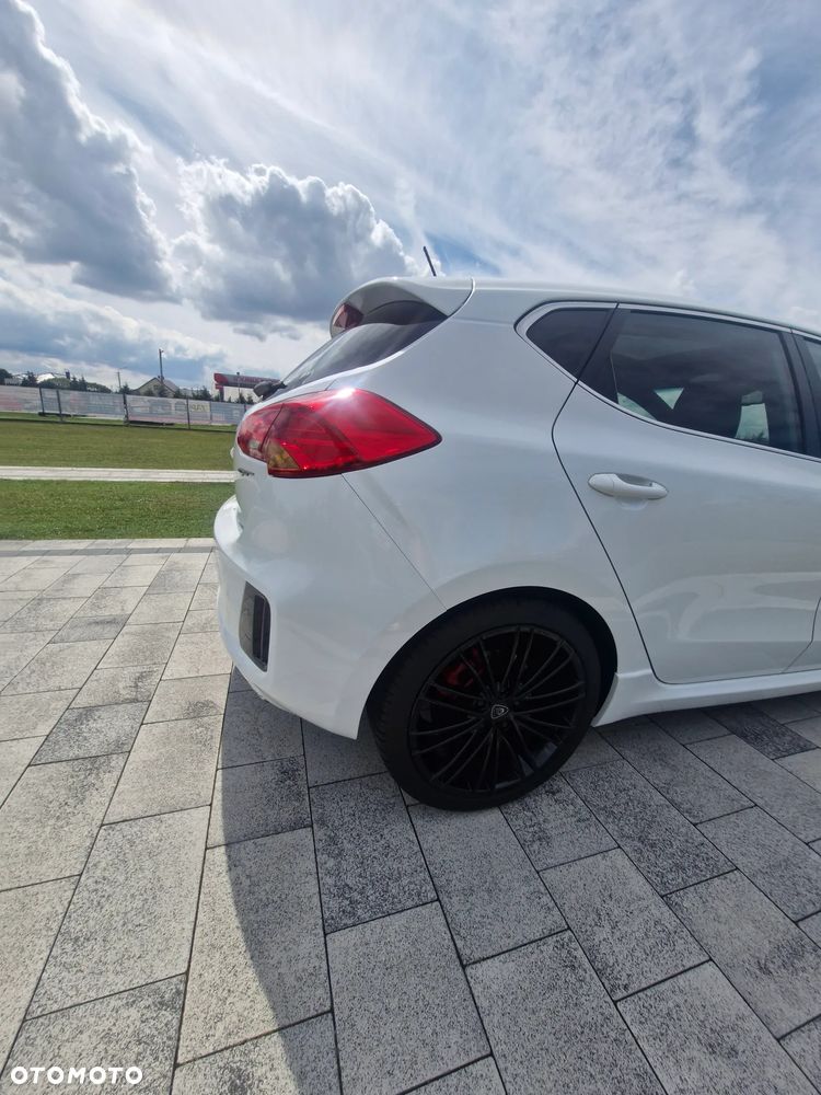 Kia Ceed 1.6 T-GDI GT-Track - 4