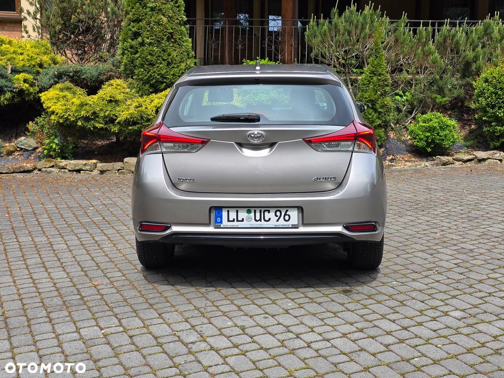 Toyota Auris 1.33 Dual-VVT-i - 6