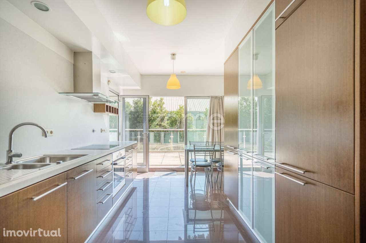 APARTAMENTO T4 DUPLEX COM TERRAÇO - Grande imagem: 3/45