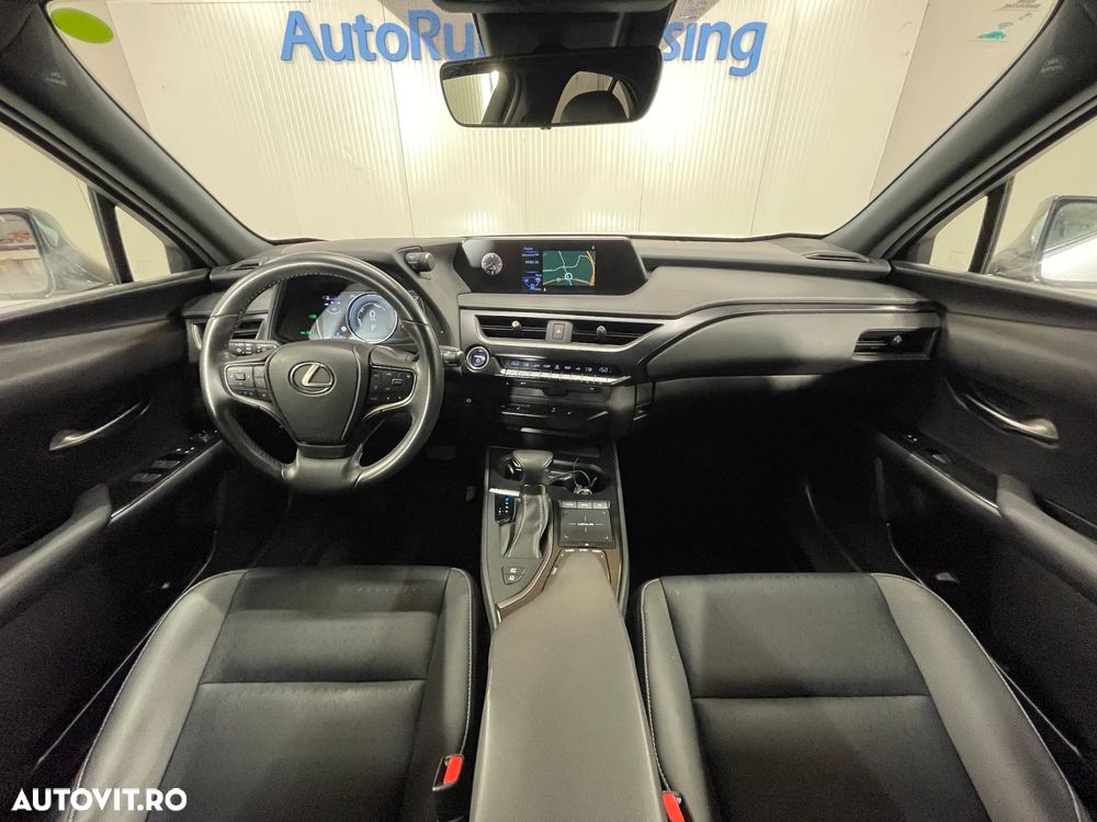 Lexus UX 250h Executive Line - 8