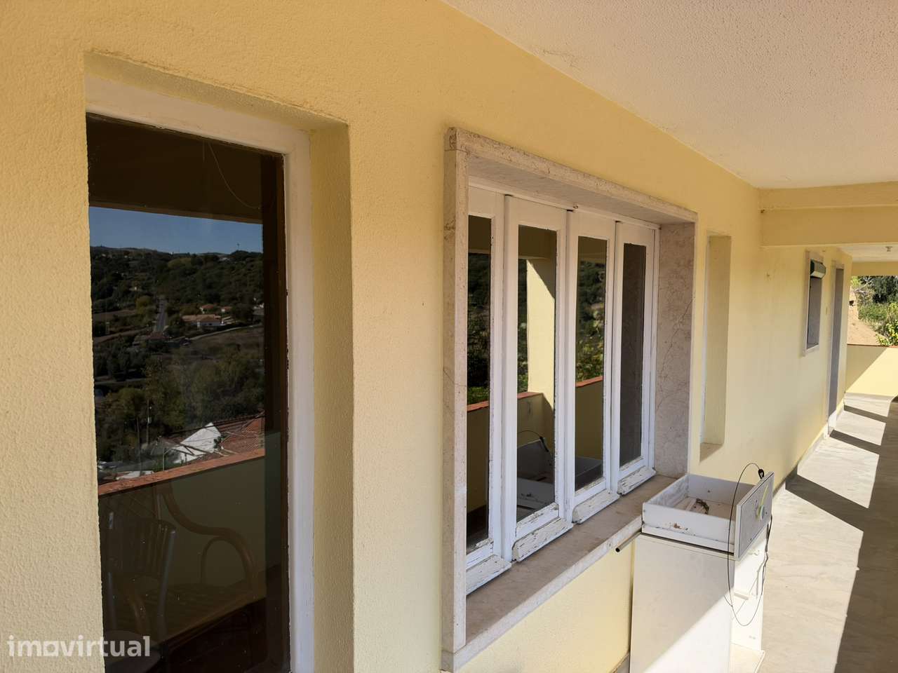 Moradia T4 isolada com jardim e garagem - Grande imagem: 2/34