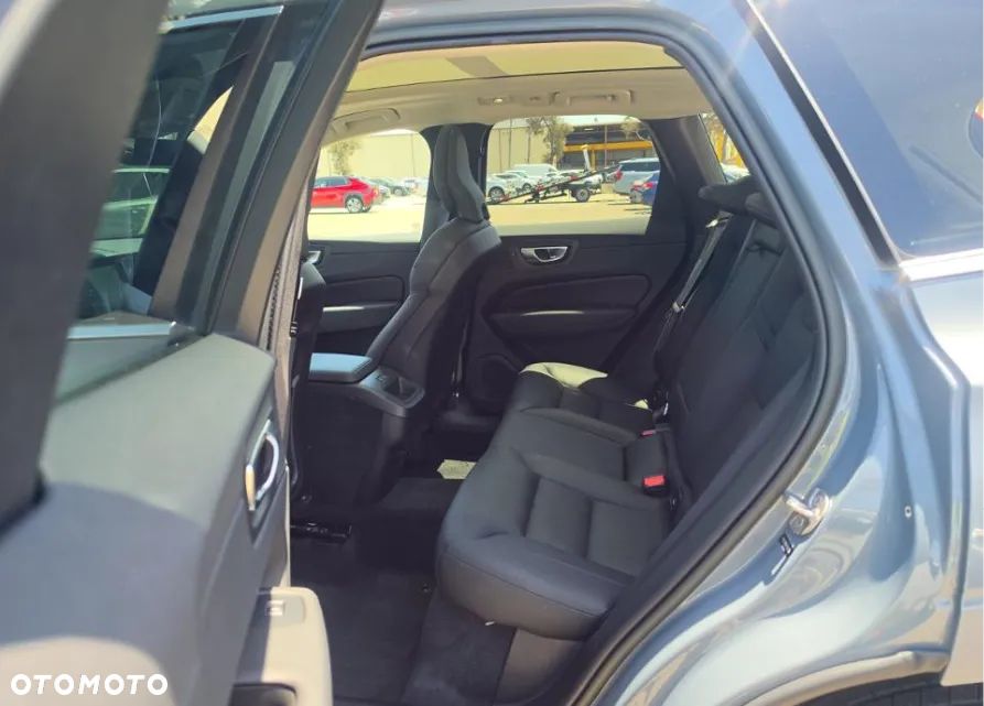Volvo XC 60 B5 B AWD Plus Bright - 11