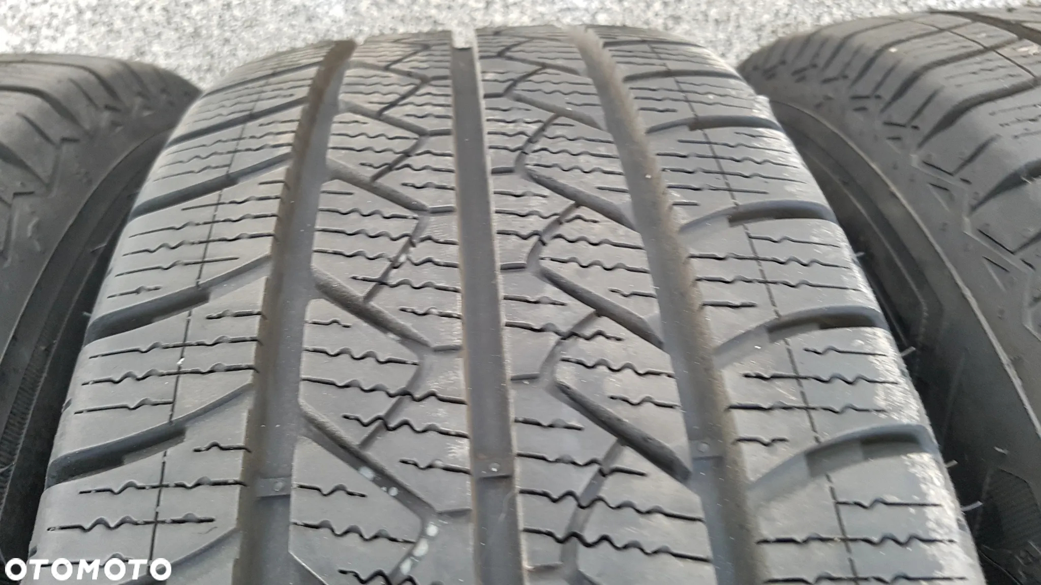 KOŁA CAŁOROCZNE  195/65R16C MERCEDES VITO VIANO 6,5JX16 ET52 5x112 - 27