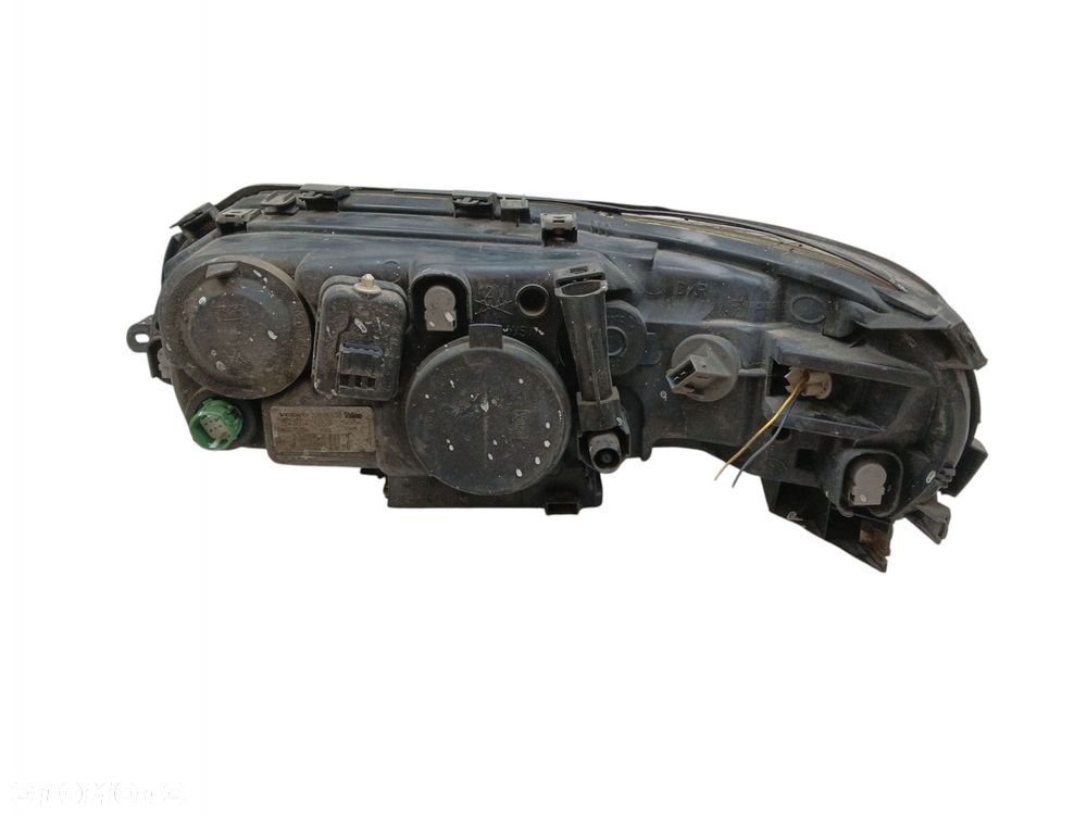 LAMPA REFLEKTOR PRAWY PRZÓD VOLVO XC70 I LIFT S60 I V70 II (04–07) 30698836 - 8