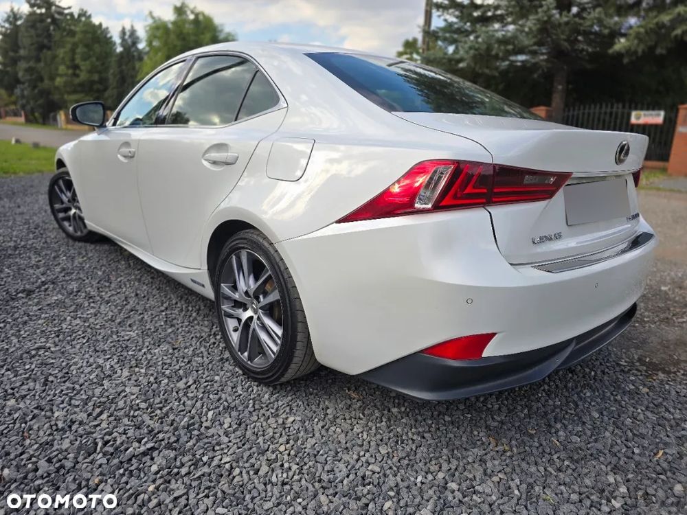 Lexus IS 300h Elegance - 18