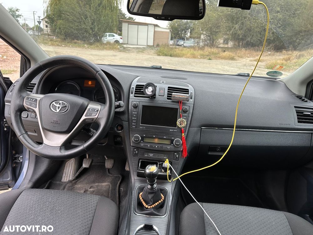 Toyota Avensis 2.2 D-4D Combi Executive - 14
