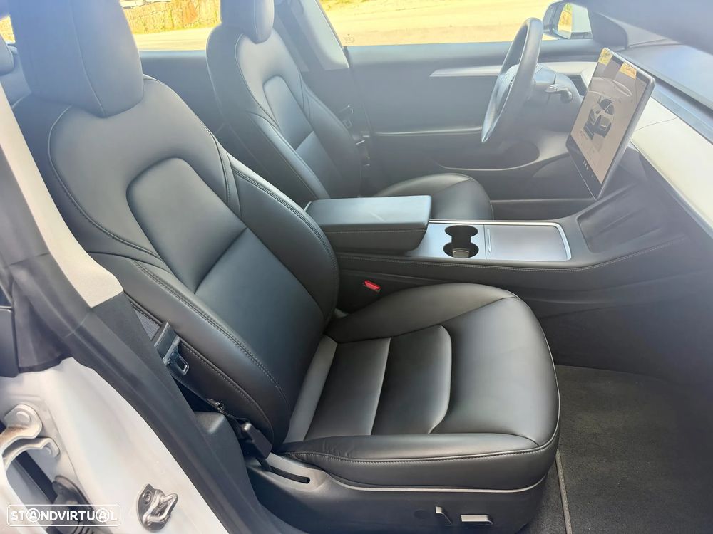 Tesla Model 3 Performance Dual Motor AWD - 24