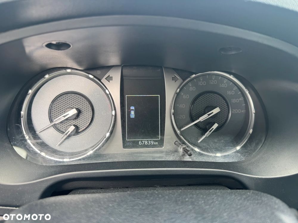 Toyota Hilux 2.4 D-4D Double Cab DL 4x4 - 11