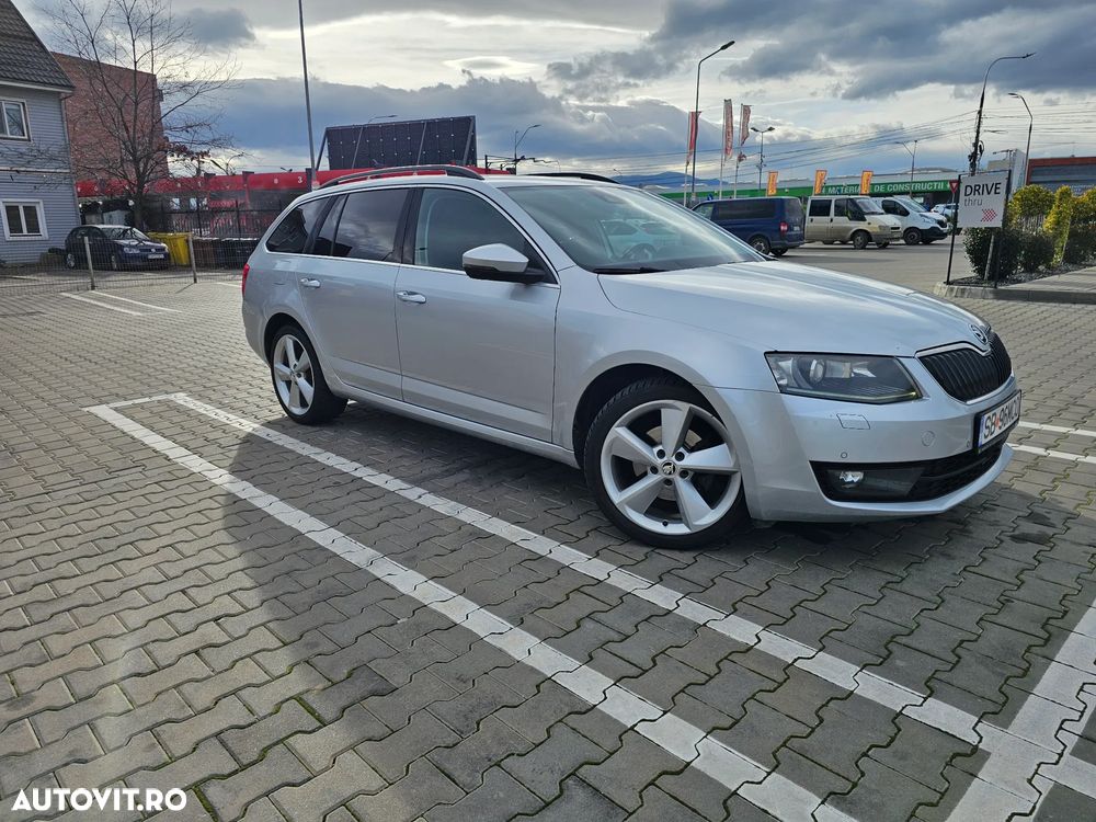 Skoda Octavia Combi Diesel 2.0 TDI DSG Style - 3