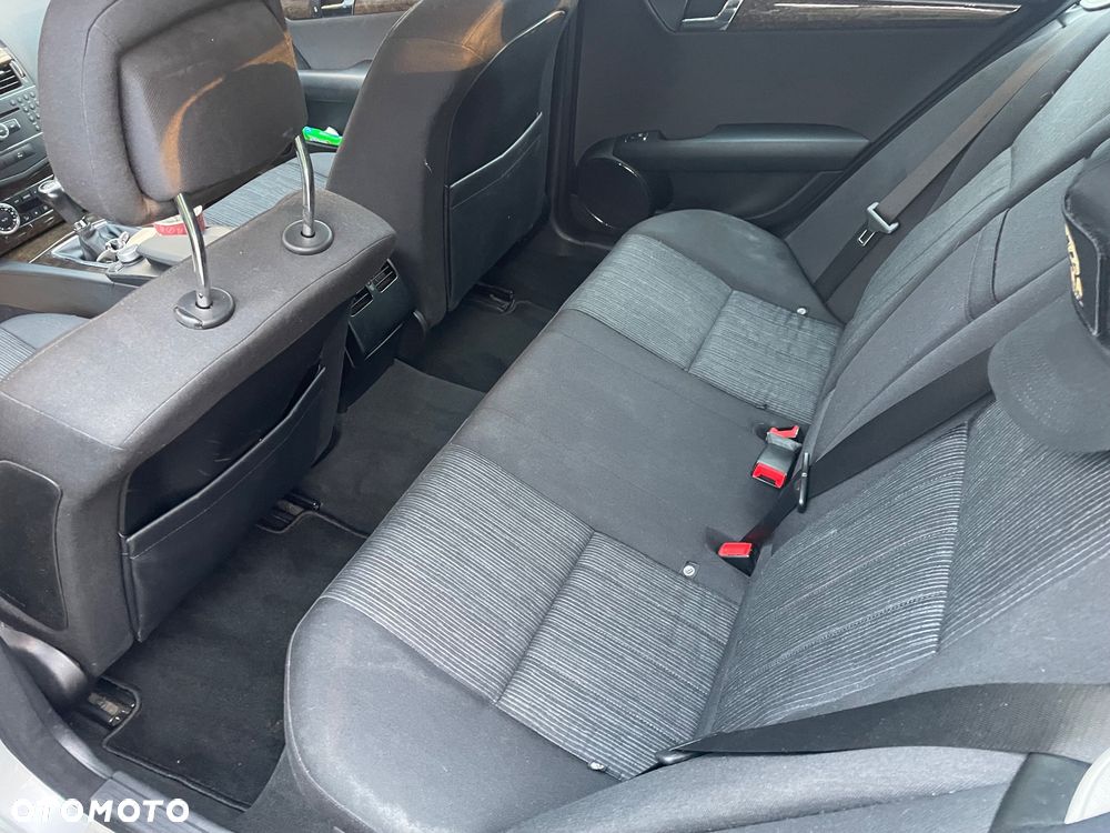 Mercedes-Benz Klasa C 220 CDI Elegance - 14