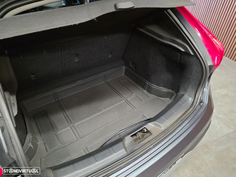 Volvo V40 D2 Summum - 24