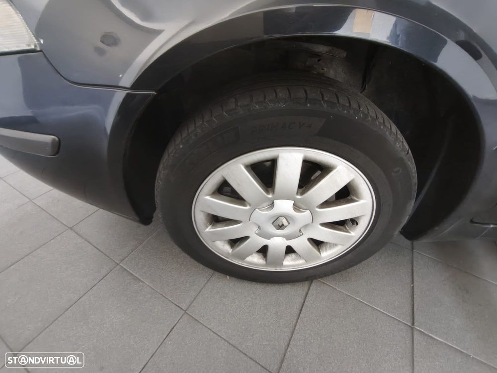 Renault Laguna Break 1.9 dCi Dynamique Edition - 10