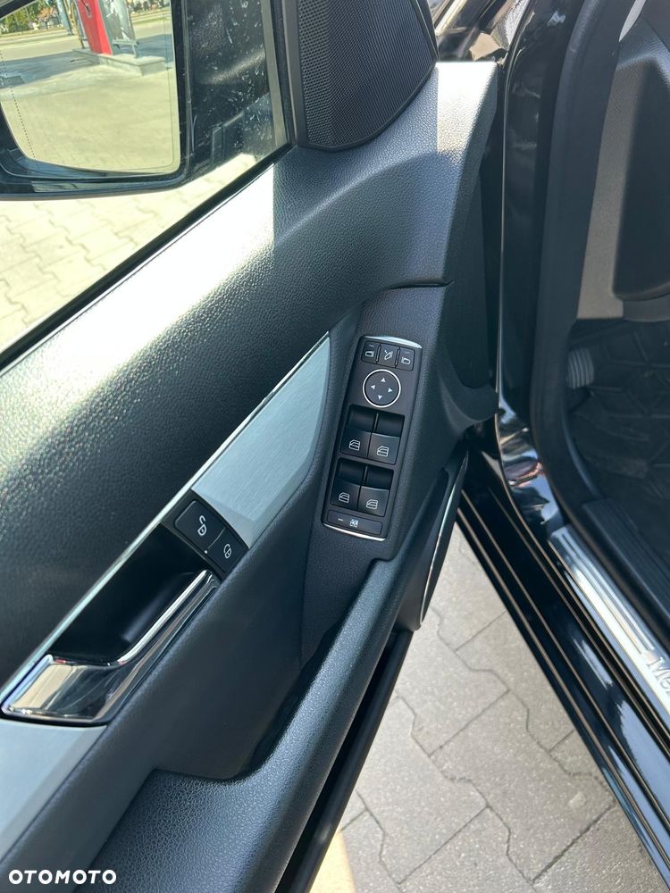 Mercedes-Benz Klasa C 220 CDI DPF Automatik BlueEFFICIENCY Avantgarde - 11