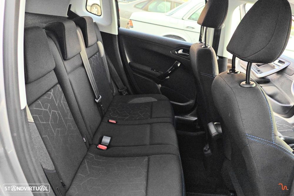 Peugeot 2008 1.2 PureTech Style - 6