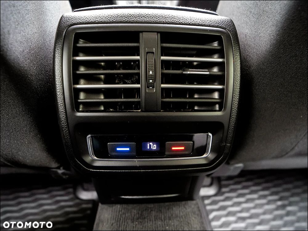 Volkswagen Passat - 35
