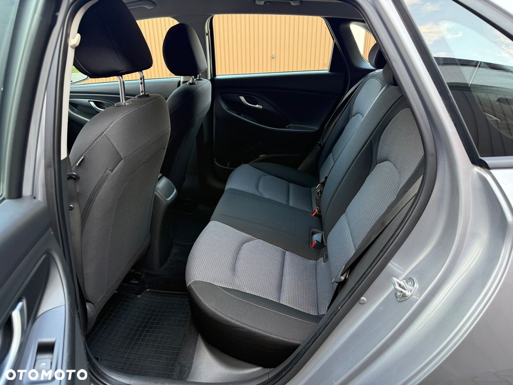 Hyundai i30 1.5 DPI Classic + - 7