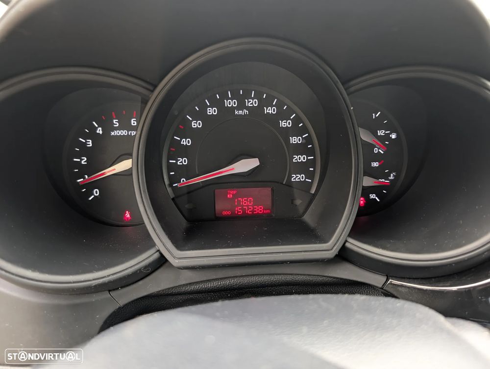 Kia Rio - 7