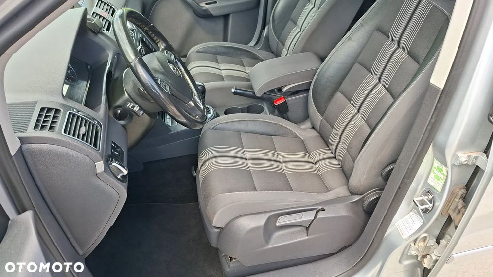 Volkswagen Touran 2.0 TDI DPF BlueMotion Technology DSG MATCH - 15