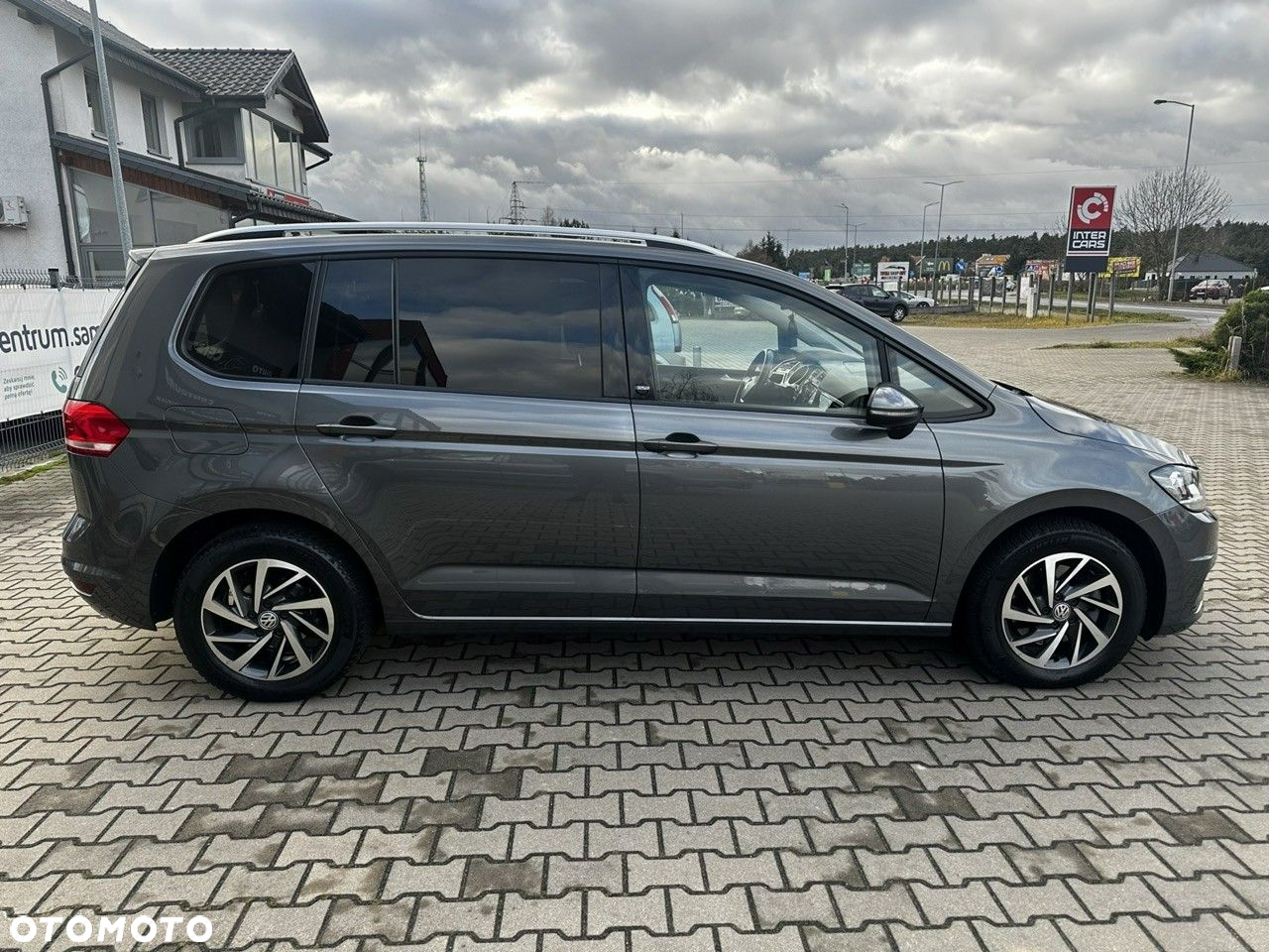 Volkswagen Touran 2.0 TDI SCR Comfortline - 10