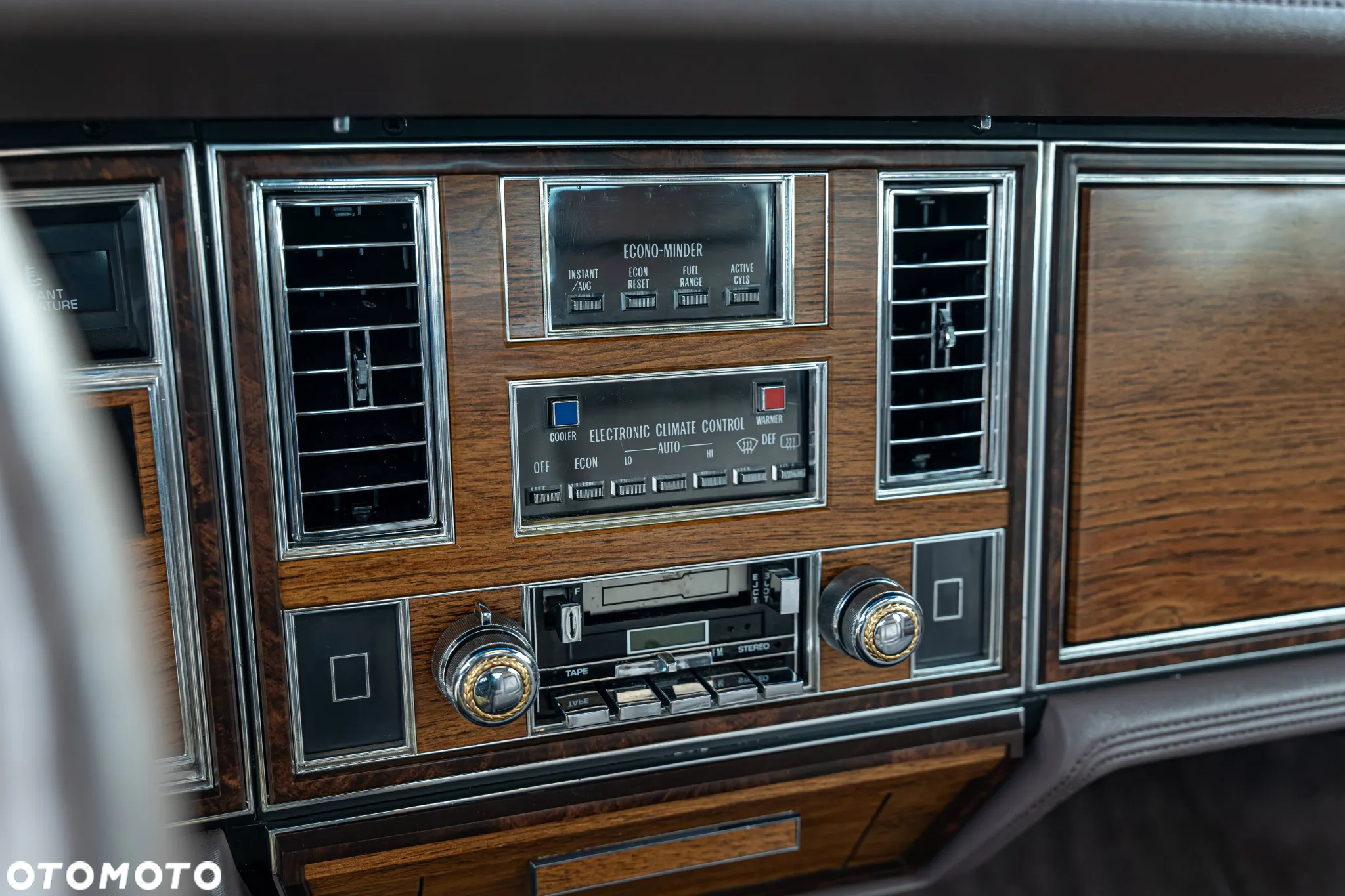 Cadillac Seville - 25