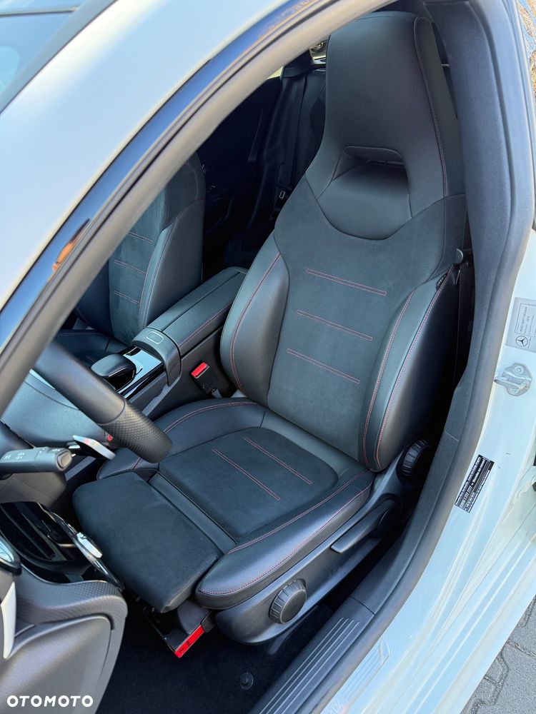 Mercedes-Benz CLA 200 AMG Line 7G-DCT - 16