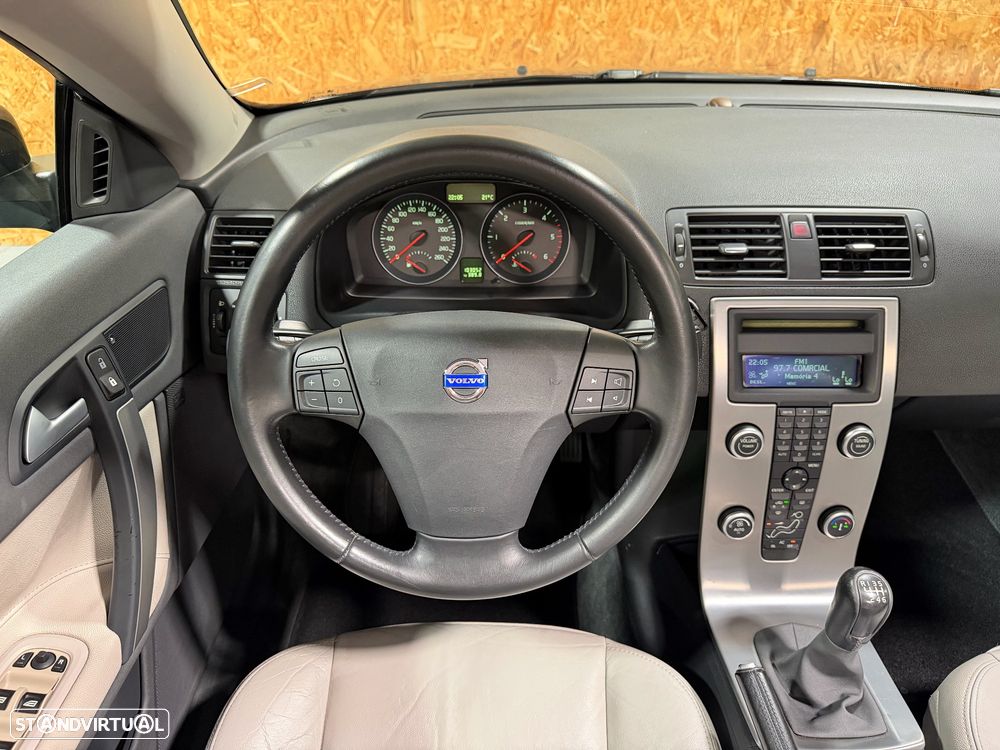 Volvo C70 2.0 D Momentum - 9