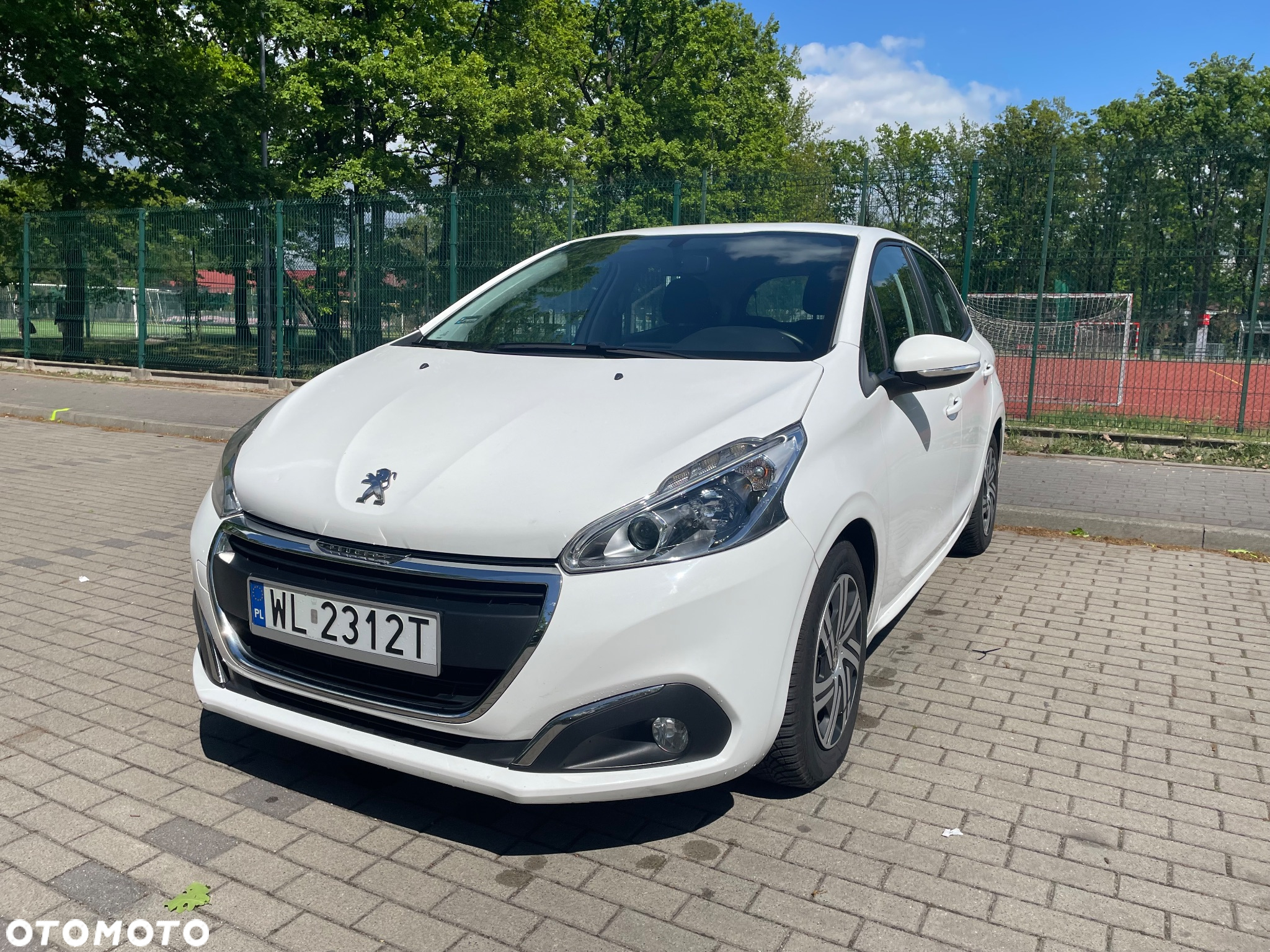 Peugeot 208 - 5