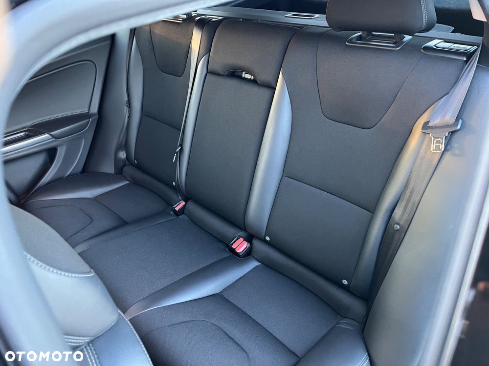 Volvo V60 D3 Momentum - 24