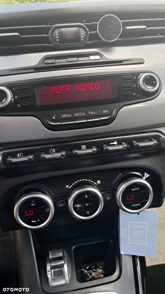 Alfa Romeo Giulietta 2.0 JTDM Distinctive - 9