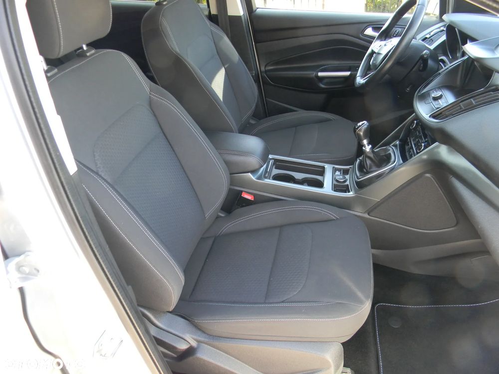 Ford Kuga 1.5 EcoBoost 2x4 Business Edition - 25