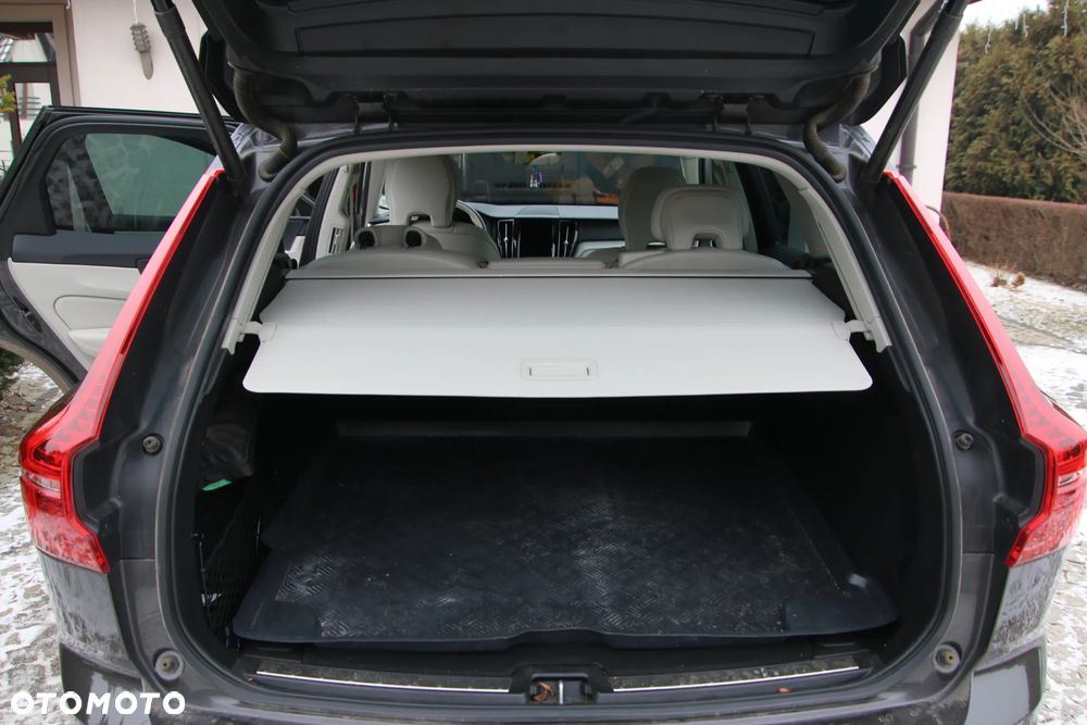 Volvo XC 60 B4 D Plus Bright - 34