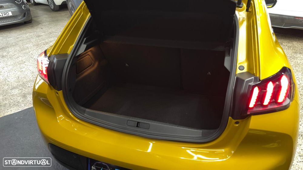 Peugeot e-208 Allure Pack - 38