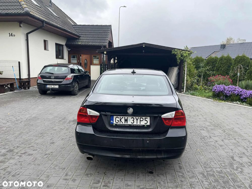 BMW Seria 3 318i - 5
