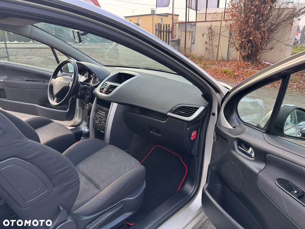 Peugeot 207 - 21