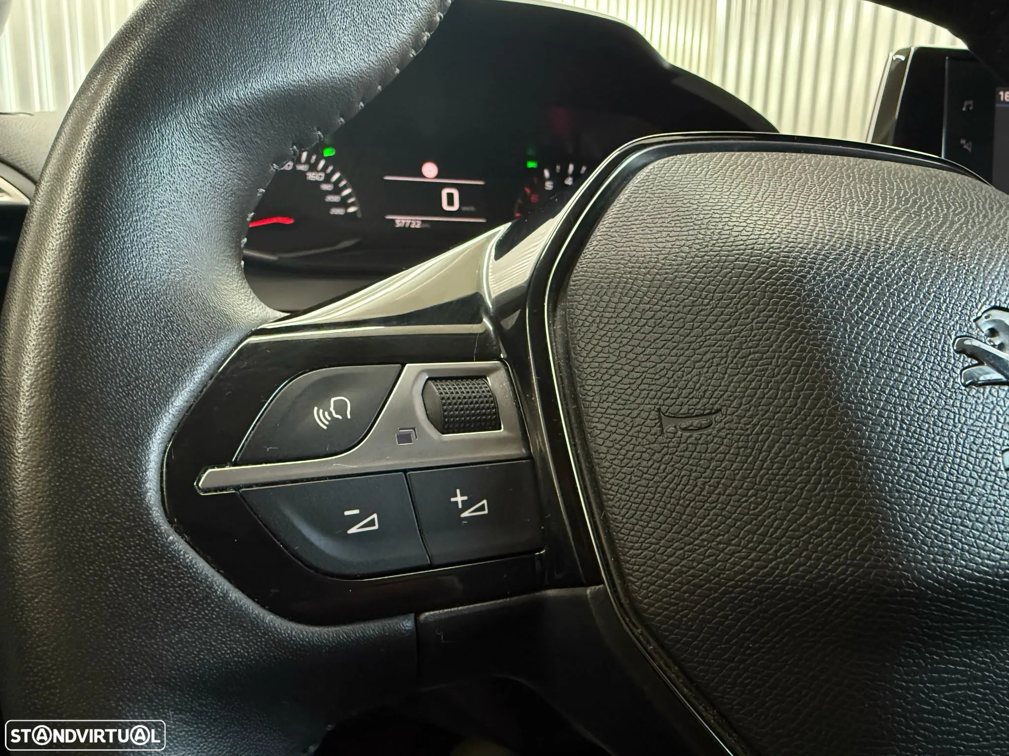 Peugeot 208 1.5 BlueHDi Allure - 25