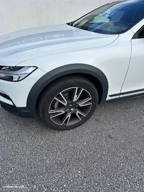 Volvo V90 Cross Country 2.0 D4 Plus AWD Geartronic - 2
