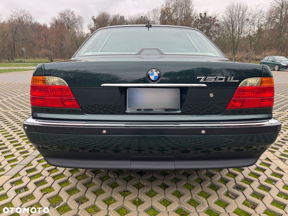 BMW Seria 7 750iL - 8