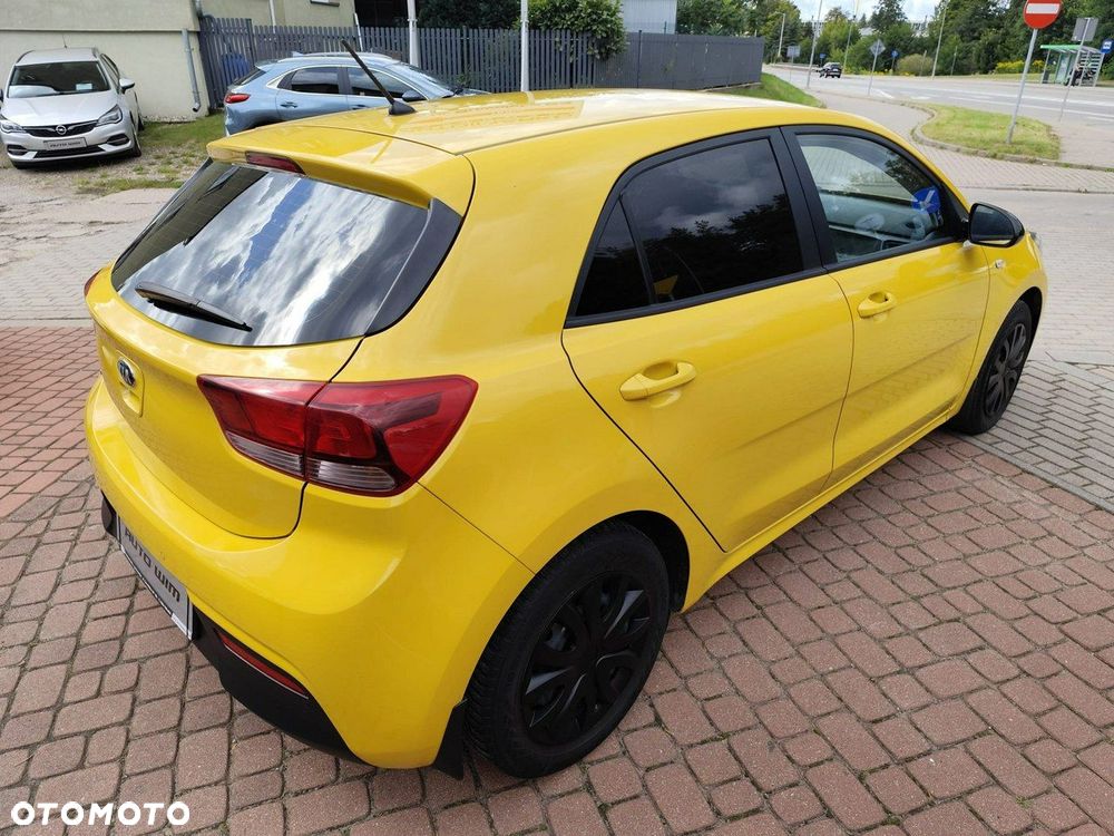 Kia Rio - 10