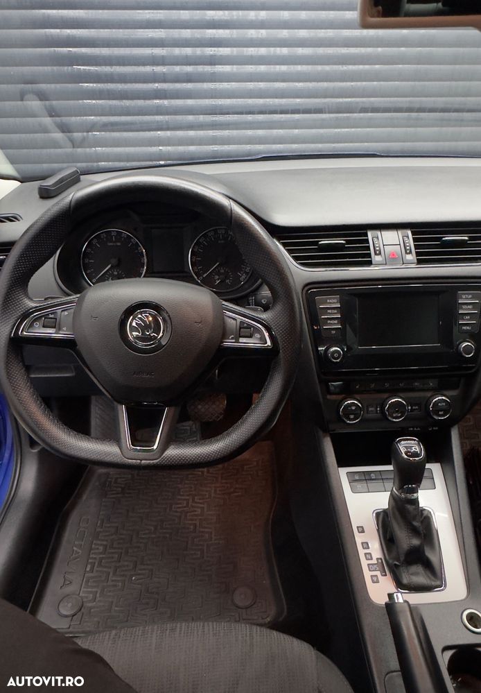 Skoda Octavia 1.6 TDI STYLE DSG - 13