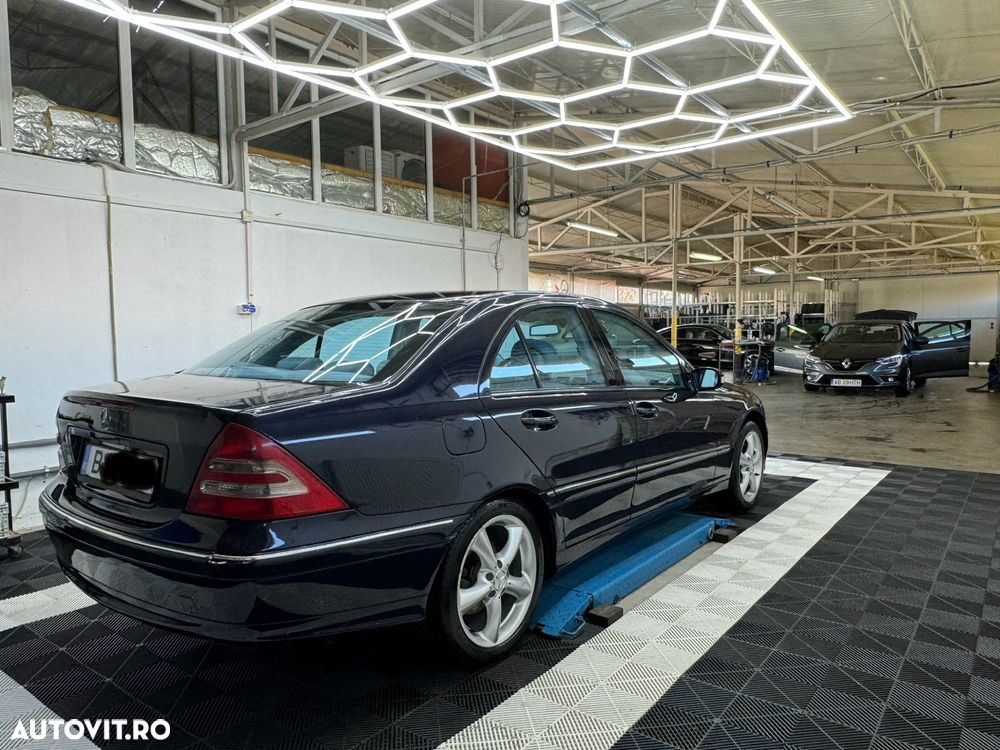 Mercedes-Benz C - 7