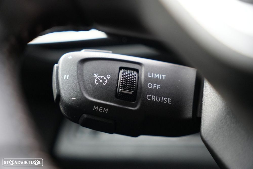 Peugeot 3008 1.2 PureTech Allure EAT8 - 15