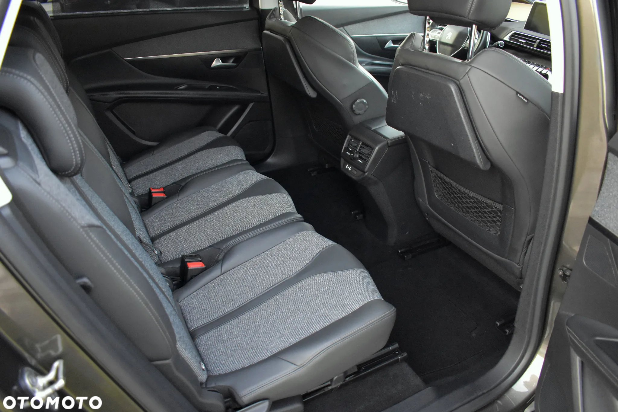 Peugeot 5008 BlueHDI 130 EAT8 Allure Pack - 36