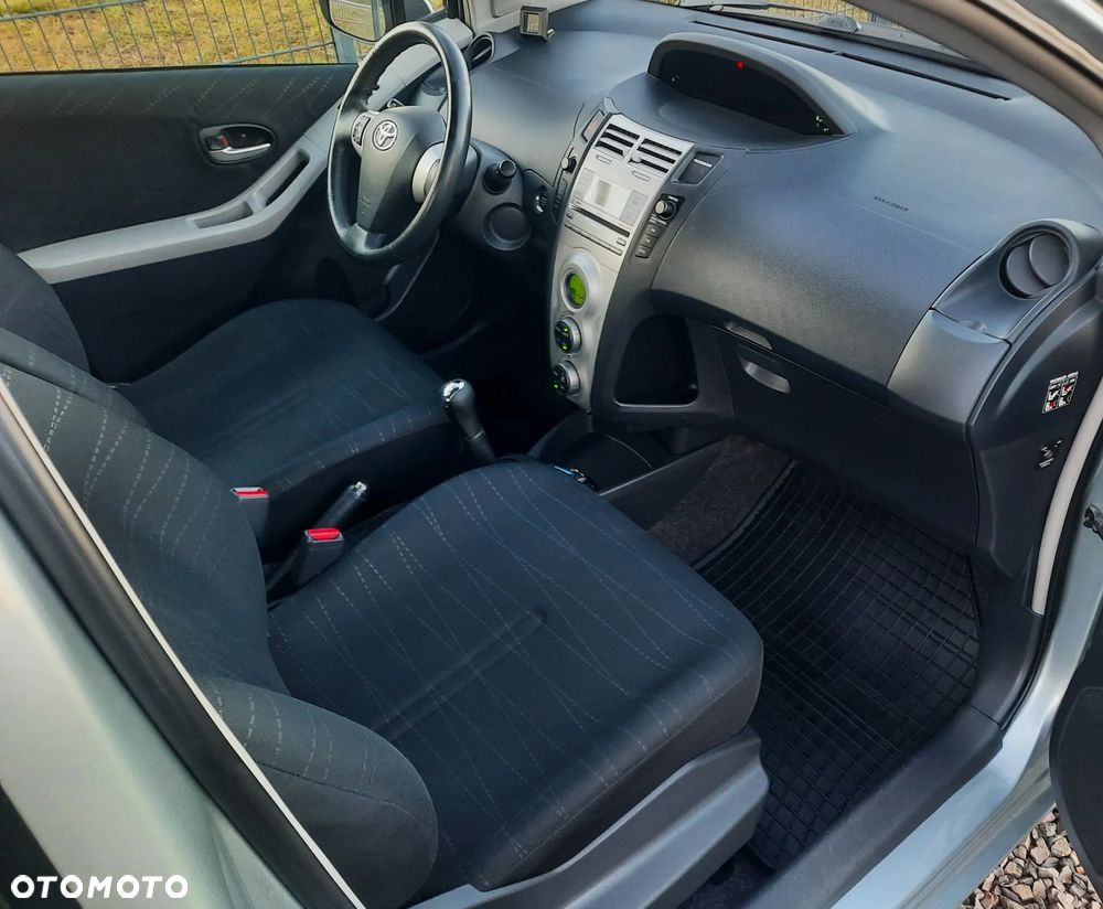 Toyota Yaris 1.3 VVT-i Executive - 10