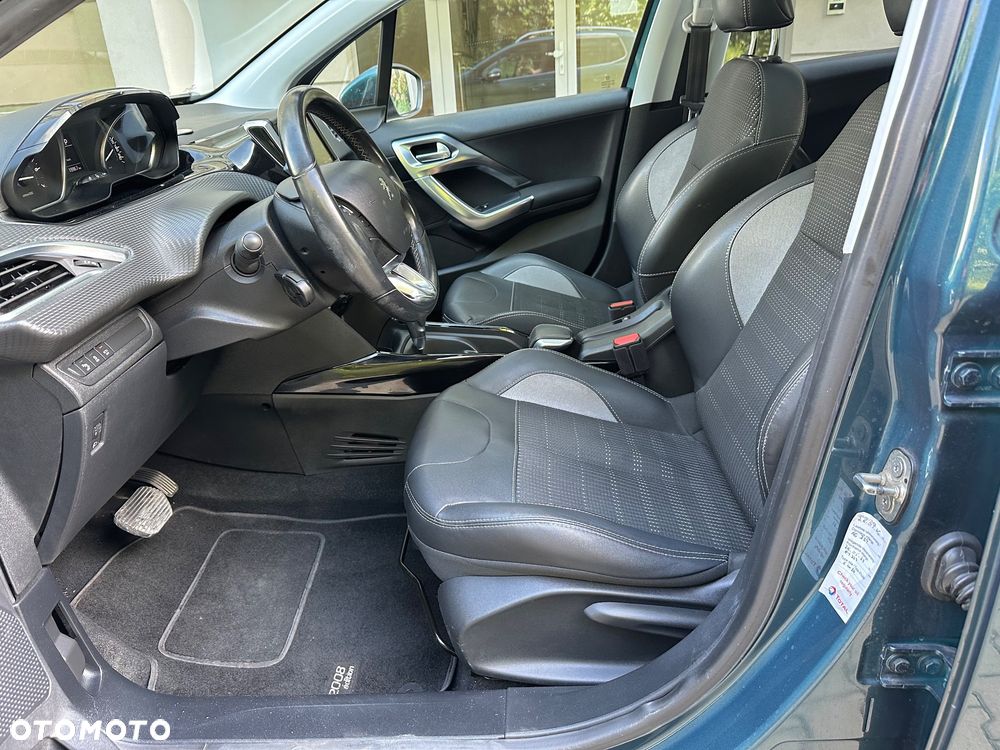 Peugeot 2008 1.2 Pure Tech Allure S&S EAT6 - 11