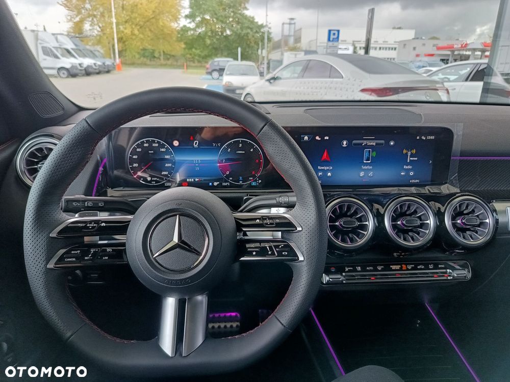 Mercedes-Benz GLB - 15