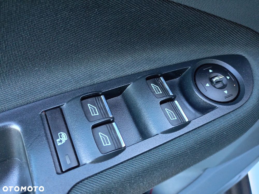 Ford Grand C-MAX 1.6 Ti-VCT Champions Edition - 16