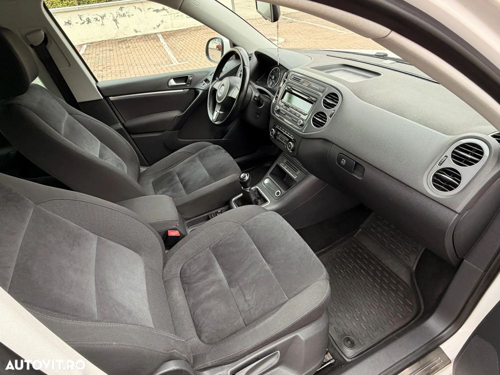Volkswagen Tiguan 2.0 TDI DPF BlueMotion Technology Exclusive - 9