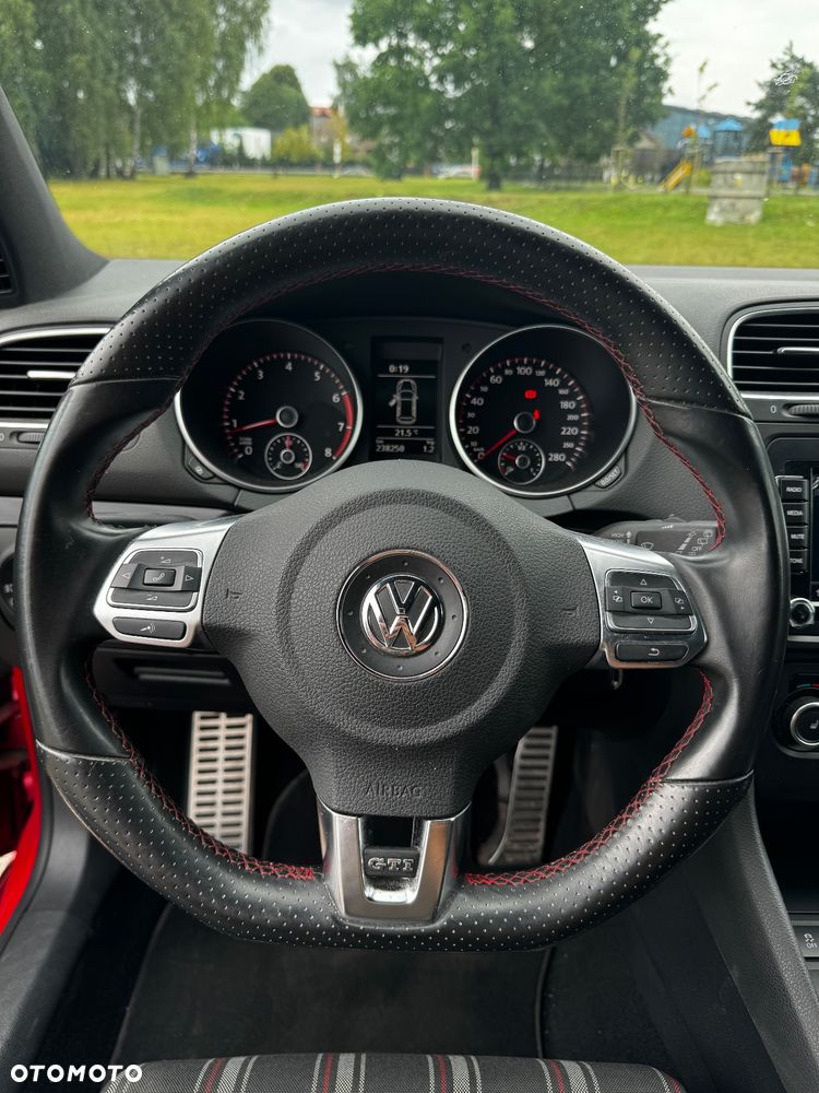 Volkswagen Golf - 18